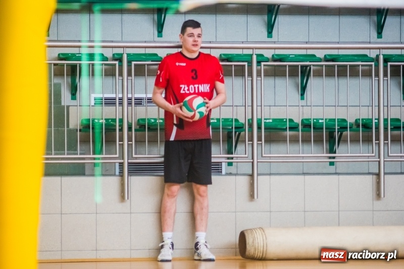 Zdjęcie w galerii na portalu naszraciborz.pl: Niedzielne emocje w Raciborskiej Lidze Piłki Siatkowej wiadomości z regionu
