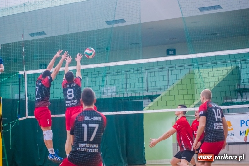 Zdjęcie w galerii na portalu naszraciborz.pl: Niedzielne emocje w Raciborskiej Lidze Piłki Siatkowej wiadomości z regionu
