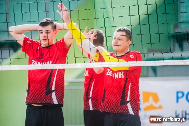 Zdjęcie w galerii na portalu naszraciborz.pl: Niedzielne emocje w Raciborskiej Lidze Piłki Siatkowej wiadomości z regionu