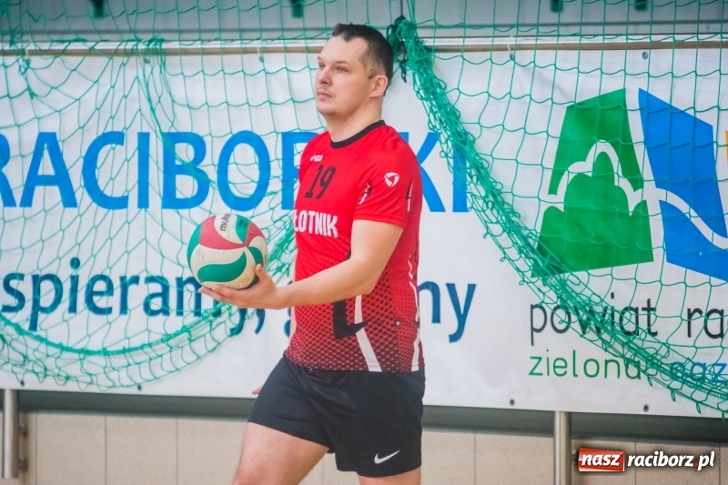 Zdjęcie w galerii na portalu naszraciborz.pl: Niedzielne emocje w Raciborskiej Lidze Piłki Siatkowej wiadomości z regionu