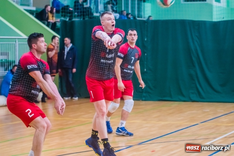 Zdjęcie w galerii na portalu naszraciborz.pl: Niedzielne emocje w Raciborskiej Lidze Piłki Siatkowej wiadomości z regionu