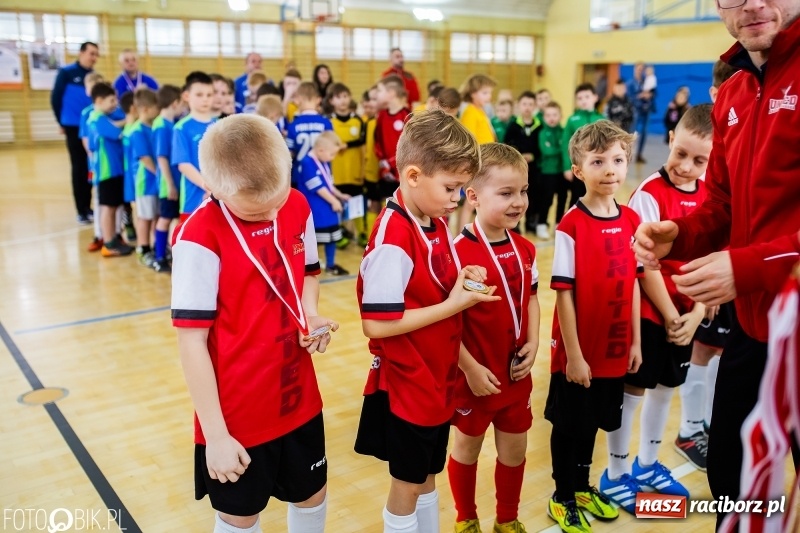 Zdjęcie w galerii na portalu naszraciborz.pl: Rywalizacja żaków w Pietrowicach Wielkich, czyli XVI Zimowa Liga Halowa im. Zbigniewa Oszka wiadomości z regionu