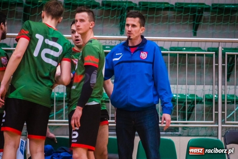 Zdjęcie w galerii na portalu naszraciborz.pl: Pięciosetowy maraton Rafako z Gwiazdą wiadomości z regionu