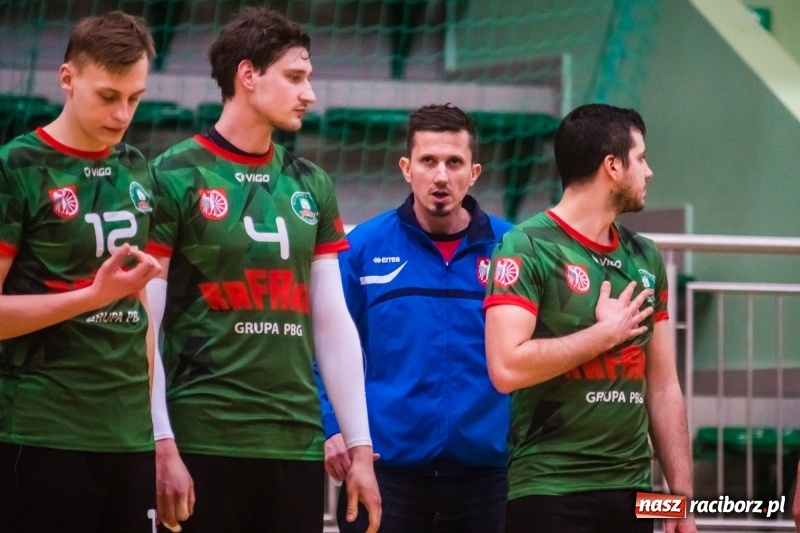 Zdjęcie w galerii na portalu naszraciborz.pl: Pięciosetowy maraton Rafako z Gwiazdą wiadomości z regionu