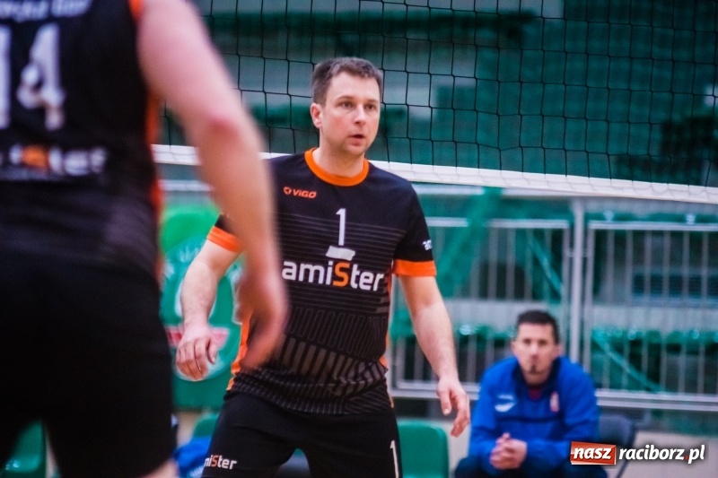 Zdjęcie w galerii na portalu naszraciborz.pl: Pięciosetowy maraton Rafako z Gwiazdą wiadomości z regionu