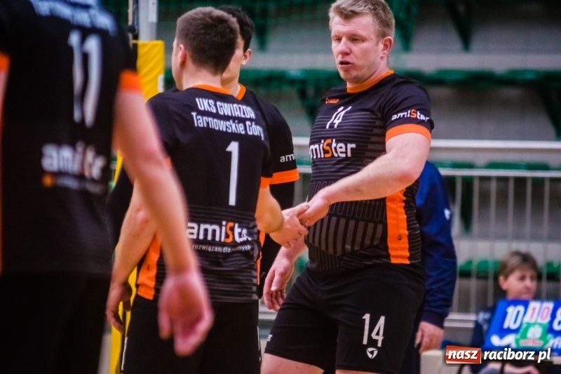 Zdjęcie w galerii na portalu naszraciborz.pl: Pięciosetowy maraton Rafako z Gwiazdą wiadomości z regionu