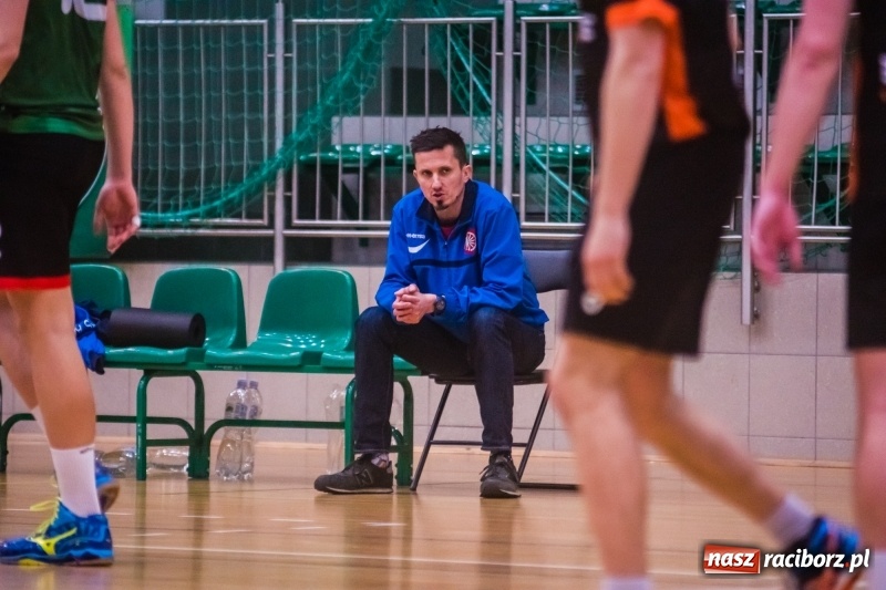 Zdjęcie w galerii na portalu naszraciborz.pl: Pięciosetowy maraton Rafako z Gwiazdą wiadomości z regionu