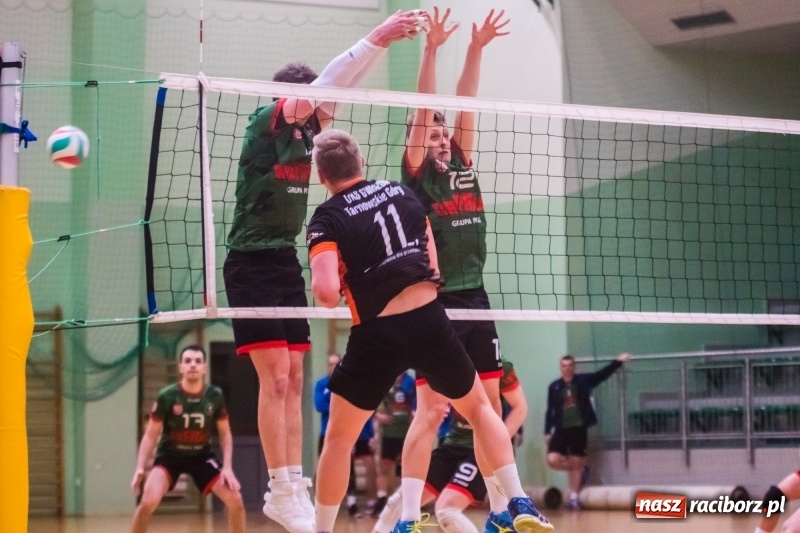 Zdjęcie w galerii na portalu naszraciborz.pl: Pięciosetowy maraton Rafako z Gwiazdą wiadomości z regionu