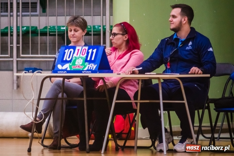 Zdjęcie w galerii na portalu naszraciborz.pl: Pięciosetowy maraton Rafako z Gwiazdą wiadomości z regionu