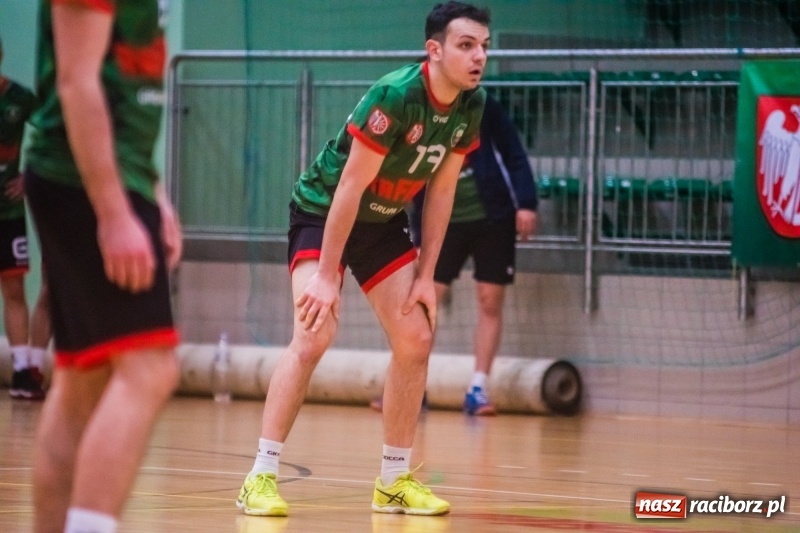 Zdjęcie w galerii na portalu naszraciborz.pl: Pięciosetowy maraton Rafako z Gwiazdą wiadomości z regionu