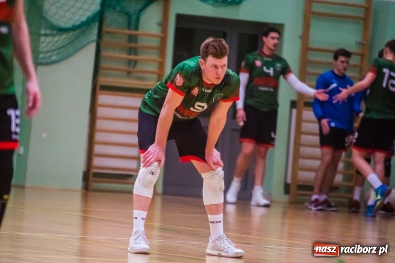 Zdjęcie w galerii na portalu naszraciborz.pl: Pięciosetowy maraton Rafako z Gwiazdą wiadomości z regionu