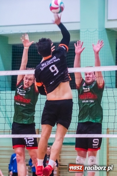 Zdjęcie w galerii na portalu naszraciborz.pl: Pięciosetowy maraton Rafako z Gwiazdą wiadomości z regionu