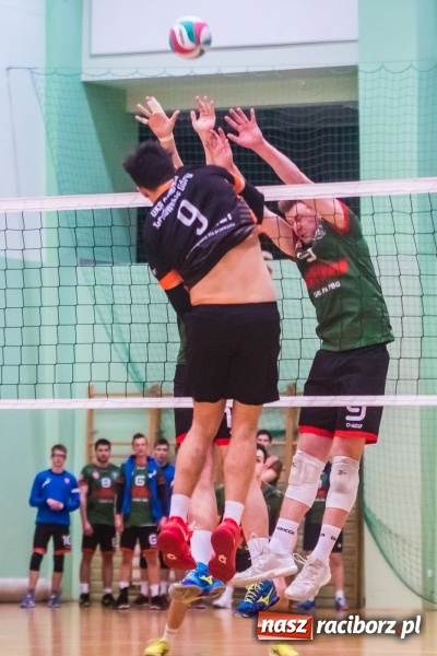 Zdjęcie w galerii na portalu naszraciborz.pl: Pięciosetowy maraton Rafako z Gwiazdą wiadomości z regionu