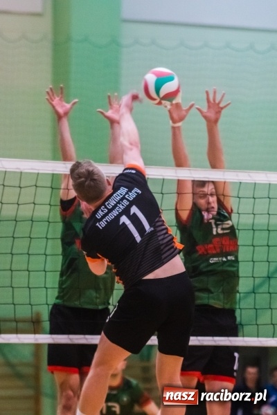 Zdjęcie w galerii na portalu naszraciborz.pl: Pięciosetowy maraton Rafako z Gwiazdą wiadomości z regionu