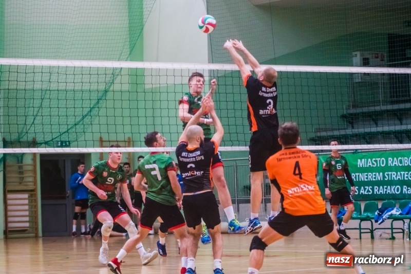 Zdjęcie w galerii na portalu naszraciborz.pl: Pięciosetowy maraton Rafako z Gwiazdą wiadomości z regionu