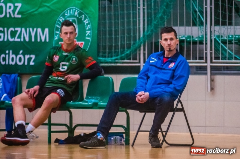 Zdjęcie w galerii na portalu naszraciborz.pl: Pięciosetowy maraton Rafako z Gwiazdą wiadomości z regionu