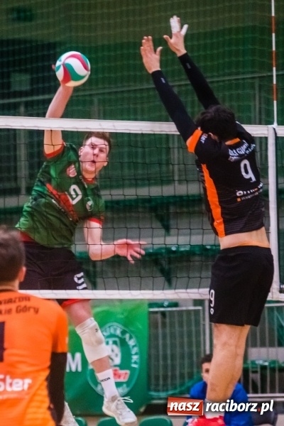 Zdjęcie w galerii na portalu naszraciborz.pl: Pięciosetowy maraton Rafako z Gwiazdą wiadomości z regionu