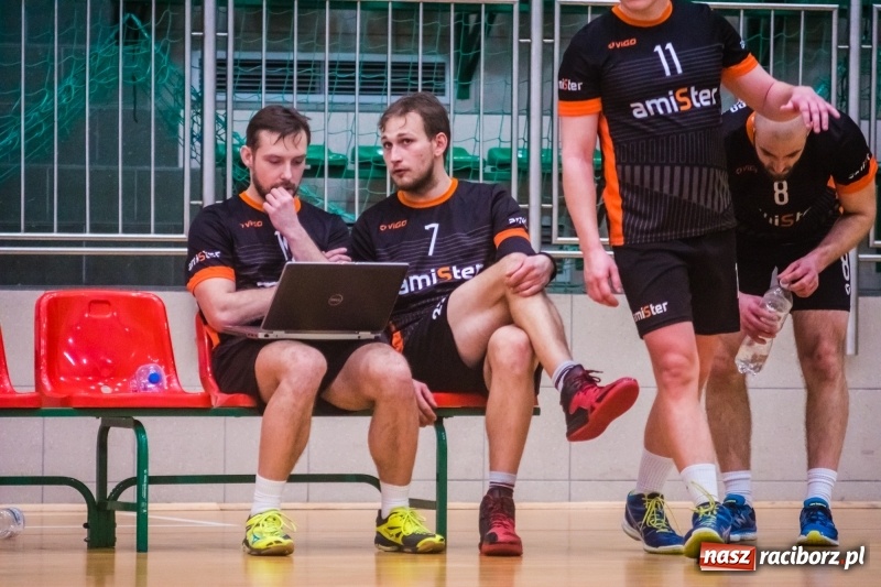 Zdjęcie w galerii na portalu naszraciborz.pl: Pięciosetowy maraton Rafako z Gwiazdą wiadomości z regionu