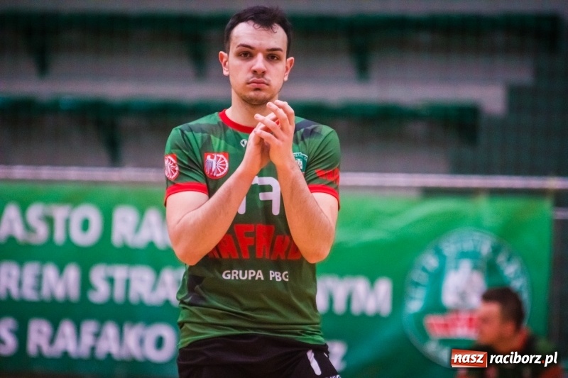 Zdjęcie w galerii na portalu naszraciborz.pl: Pięciosetowy maraton Rafako z Gwiazdą wiadomości z regionu