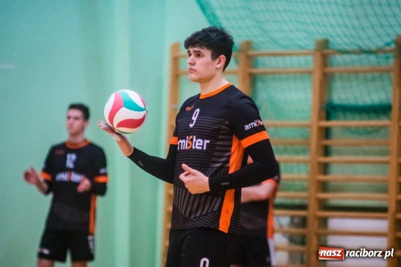 Zdjęcie w galerii na portalu naszraciborz.pl: Pięciosetowy maraton Rafako z Gwiazdą wiadomości z regionu