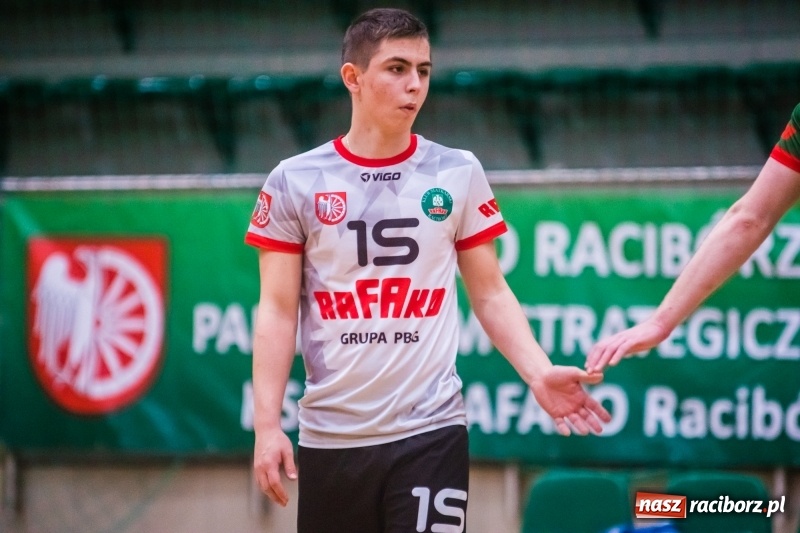 Zdjęcie w galerii na portalu naszraciborz.pl: Pięciosetowy maraton Rafako z Gwiazdą wiadomości z regionu