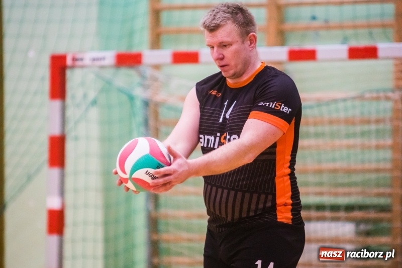 Zdjęcie w galerii na portalu naszraciborz.pl: Pięciosetowy maraton Rafako z Gwiazdą wiadomości z regionu