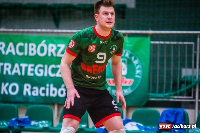 Zdjęcie w galerii na portalu naszraciborz.pl: Pięciosetowy maraton Rafako z Gwiazdą wiadomości z regionu