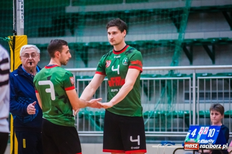 Zdjęcie w galerii na portalu naszraciborz.pl: Pięciosetowy maraton Rafako z Gwiazdą wiadomości z regionu