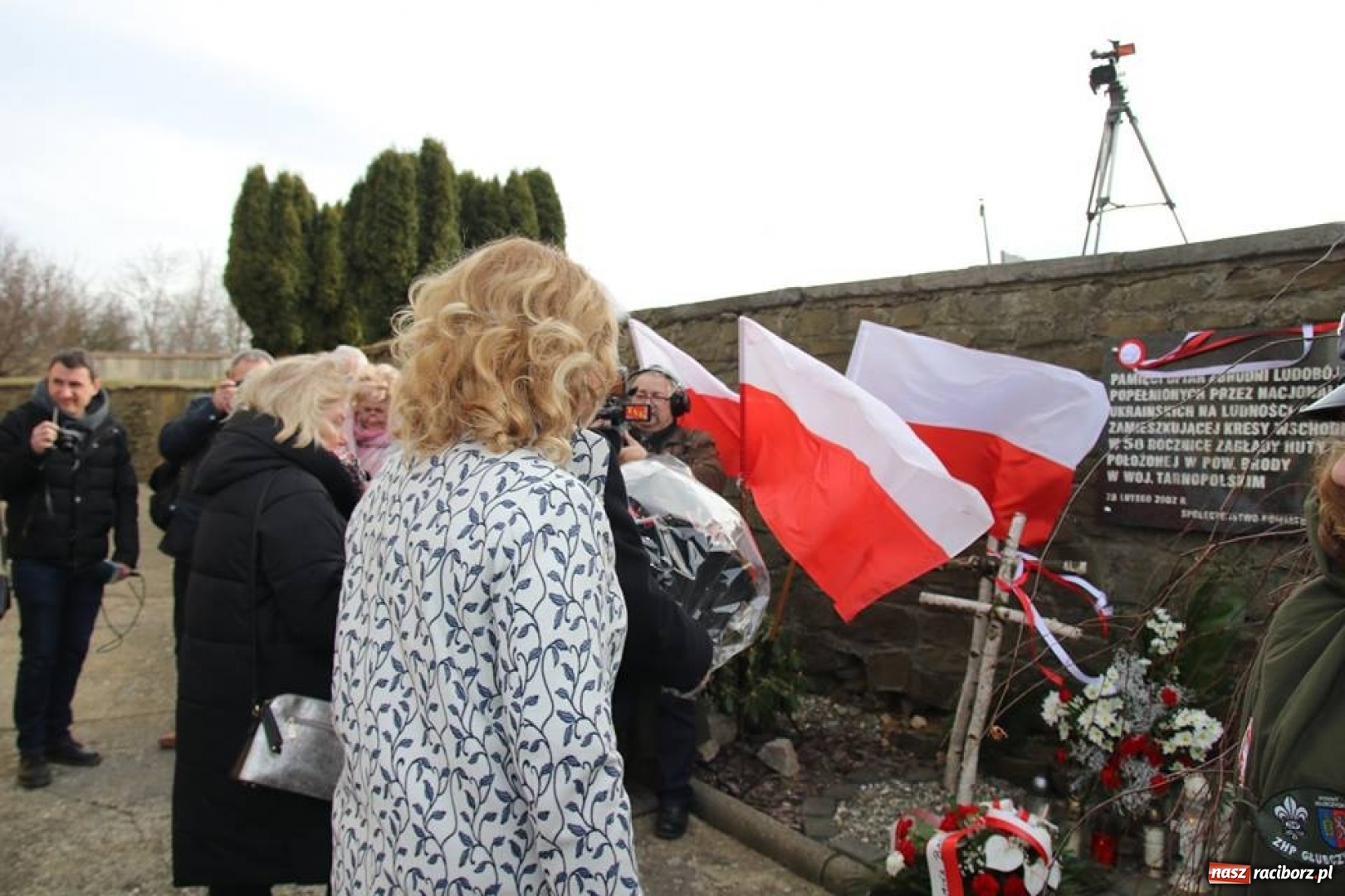 Zdjęcie w galerii na portalu naszraciborz.pl: W Babicach koło Głubczyc uczczono pamięć ofiar mordu w Hucie Pieniackiej wiadomości z regionu