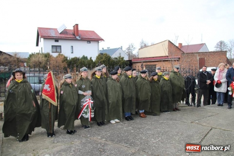 Zdjęcie w galerii na portalu naszraciborz.pl: W Babicach koło Głubczyc uczczono pamięć ofiar mordu w Hucie Pieniackiej wiadomości z regionu