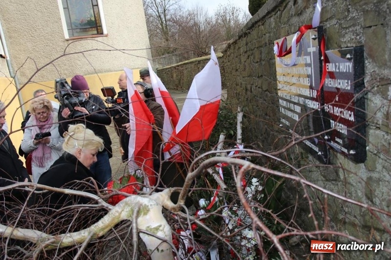 Zdjęcie w galerii na portalu naszraciborz.pl: W Babicach koło Głubczyc uczczono pamięć ofiar mordu w Hucie Pieniackiej wiadomości z regionu