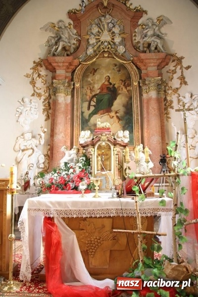 Zdjęcie w galerii na portalu naszraciborz.pl: W Babicach koło Głubczyc uczczono pamięć ofiar mordu w Hucie Pieniackiej wiadomości z regionu