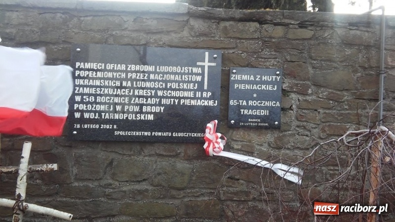 Zdjęcie w galerii na portalu naszraciborz.pl: W Babicach koło Głubczyc uczczono pamięć ofiar mordu w Hucie Pieniackiej wiadomości z regionu