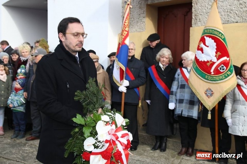 Zdjęcie w galerii na portalu naszraciborz.pl: W Babicach koło Głubczyc uczczono pamięć ofiar mordu w Hucie Pieniackiej wiadomości z regionu