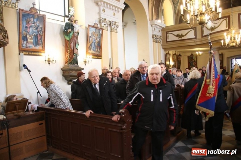 Zdjęcie w galerii na portalu naszraciborz.pl: W Babicach koło Głubczyc uczczono pamięć ofiar mordu w Hucie Pieniackiej wiadomości z regionu