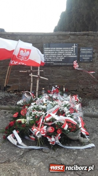 Zdjęcie w galerii na portalu naszraciborz.pl: W Babicach koło Głubczyc uczczono pamięć ofiar mordu w Hucie Pieniackiej wiadomości z regionu