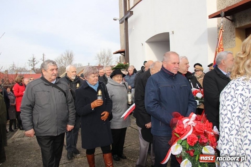 Zdjęcie w galerii na portalu naszraciborz.pl: W Babicach koło Głubczyc uczczono pamięć ofiar mordu w Hucie Pieniackiej wiadomości z regionu