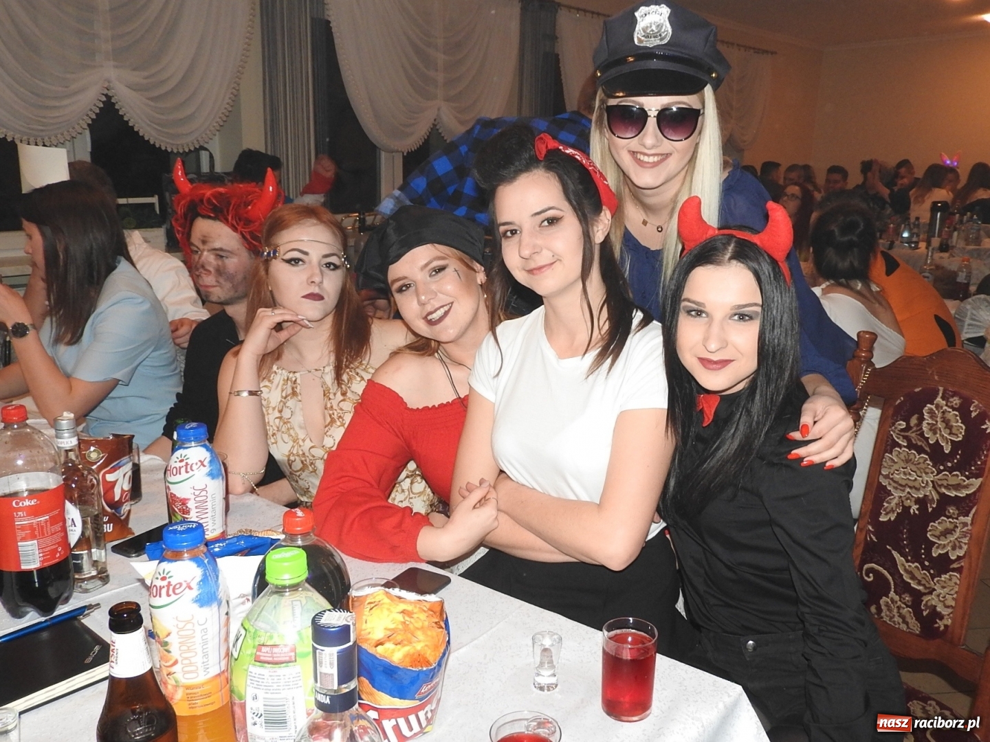 Zdjęcie w galerii na portalu naszraciborz.pl: Po wodzeniu Bera bawili się w Ligocie wiadomości z regionu