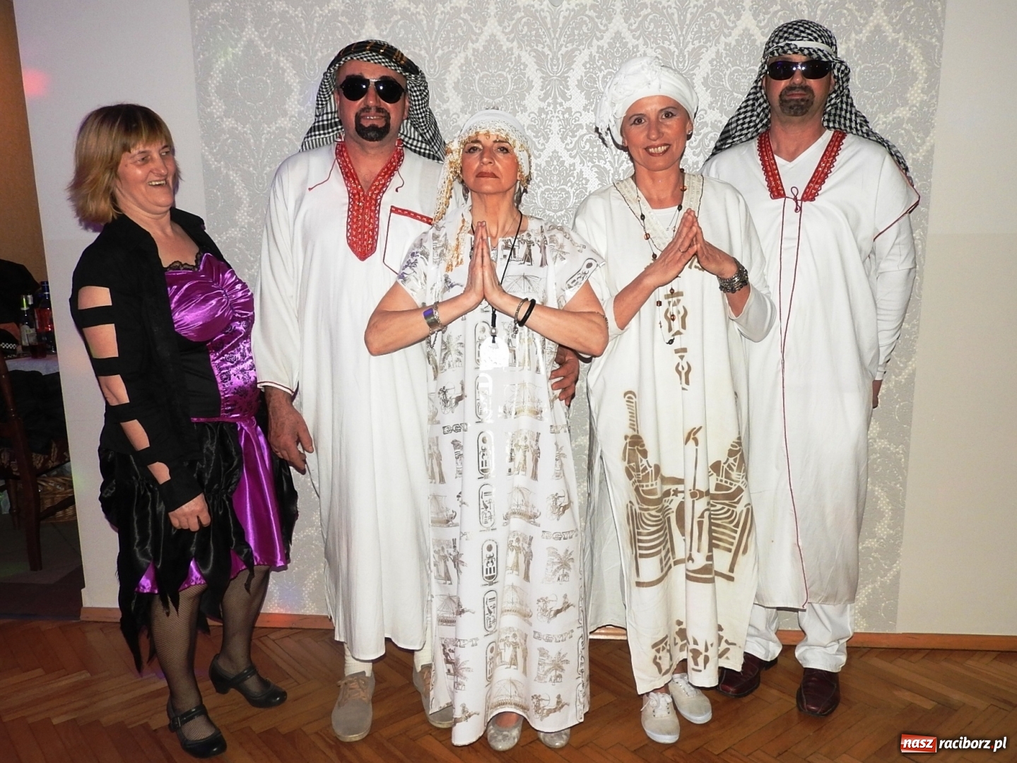 Zdjęcie w galerii na portalu naszraciborz.pl: Po wodzeniu Bera bawili się w Ligocie wiadomości z regionu