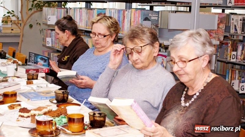 Zdjęcie w galerii na portalu naszraciborz.pl: Tradycji musi stać się zadość. Dzień Kobiet spędź z... książką wiadomości z regionu