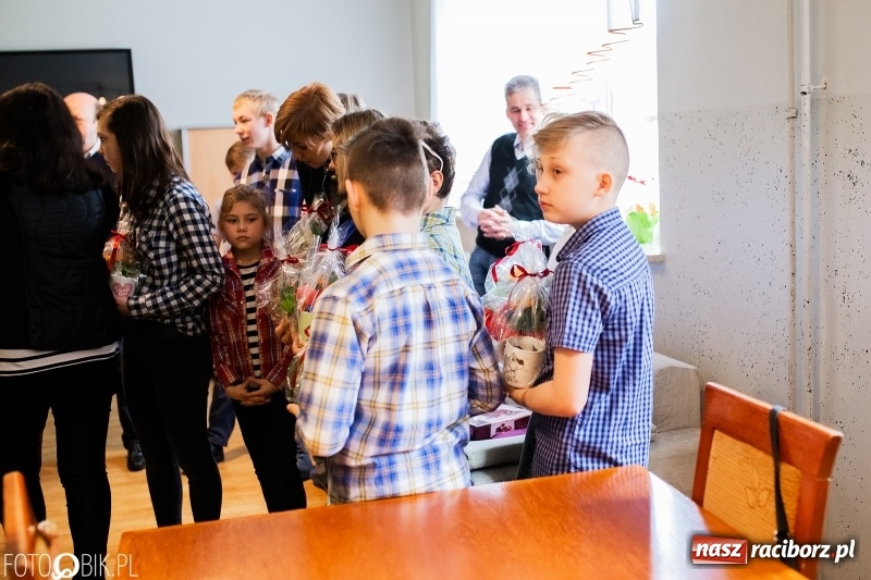 Zdjęcie w galerii na portalu naszraciborz.pl: Kierujcie się sercem i rozumem. W Cyprzanowie otwarto Placówkę Opiekuńczo-Wychowawczą wiadomości z regionu