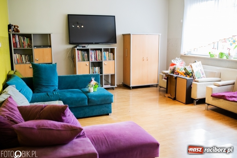 Zdjęcie w galerii na portalu naszraciborz.pl: Kierujcie się sercem i rozumem. W Cyprzanowie otwarto Placówkę Opiekuńczo-Wychowawczą wiadomości z regionu