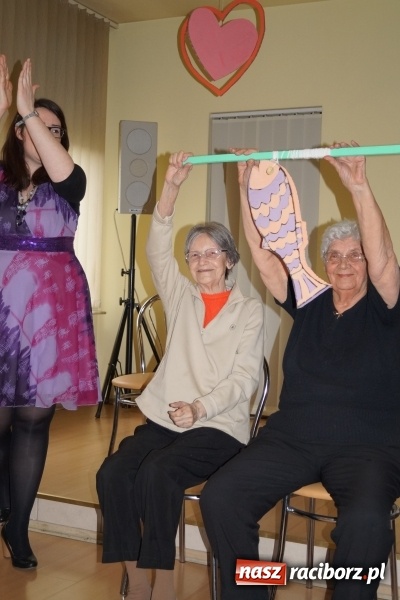 Zdjęcie w galerii na portalu naszraciborz.pl: Jak zabawa, to zabawa, niech się trzęsie stół i ława. Ostatki w DPS Złota Jesień wiadomości z regionu