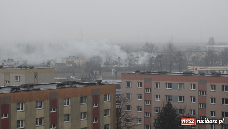 Zdjęcie w galerii na portalu naszraciborz.pl: Czytelnik pyta, urząd odpowiada. Czyj to komin i co z remontem budynków?  wiadomości z regionu