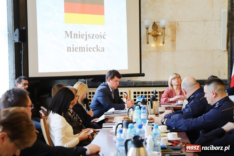 Zdjęcie w galerii na portalu naszraciborz.pl: 35 tysięcy Niemców w regionie. W Katowicach dyskutują o mniejszościach wiadomości z regionu