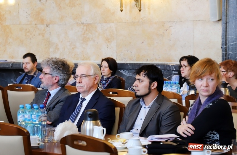 Zdjęcie w galerii na portalu naszraciborz.pl: 35 tysięcy Niemców w regionie. W Katowicach dyskutują o mniejszościach wiadomości z regionu