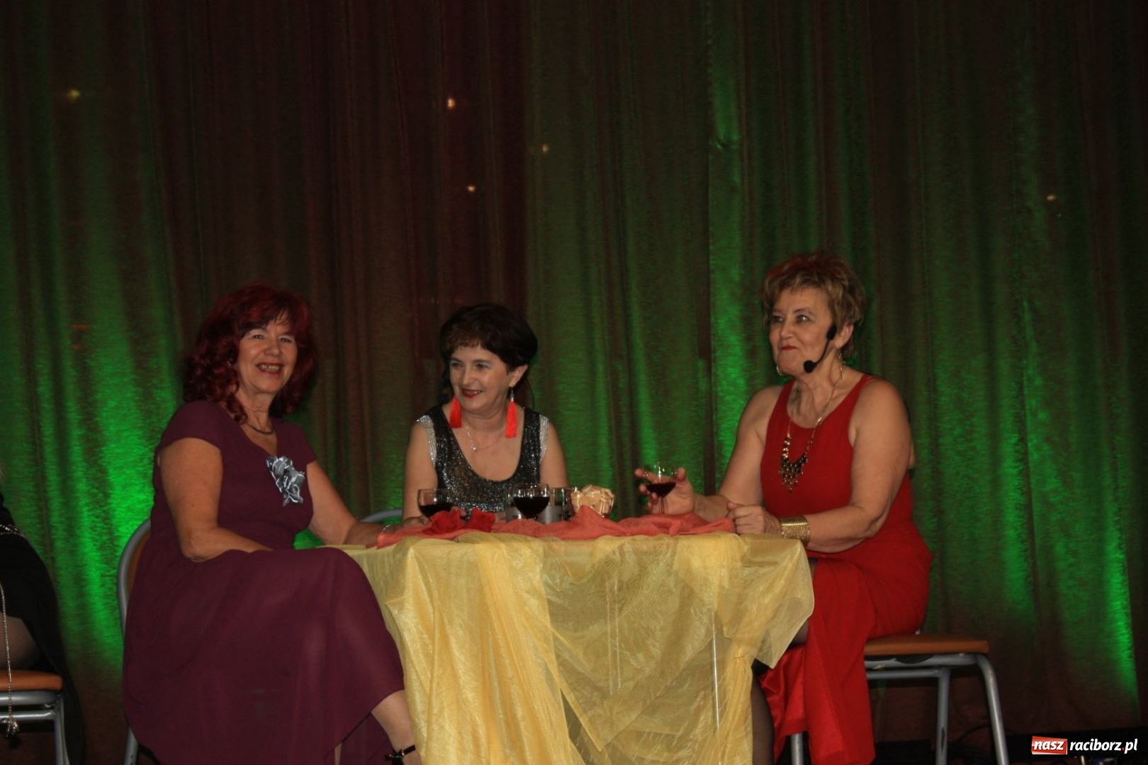 Zdjęcie w galerii na portalu naszraciborz.pl: Teatr Senioralne Forte na Dzień Kobiet w Krzanowicach wiadomości z regionu