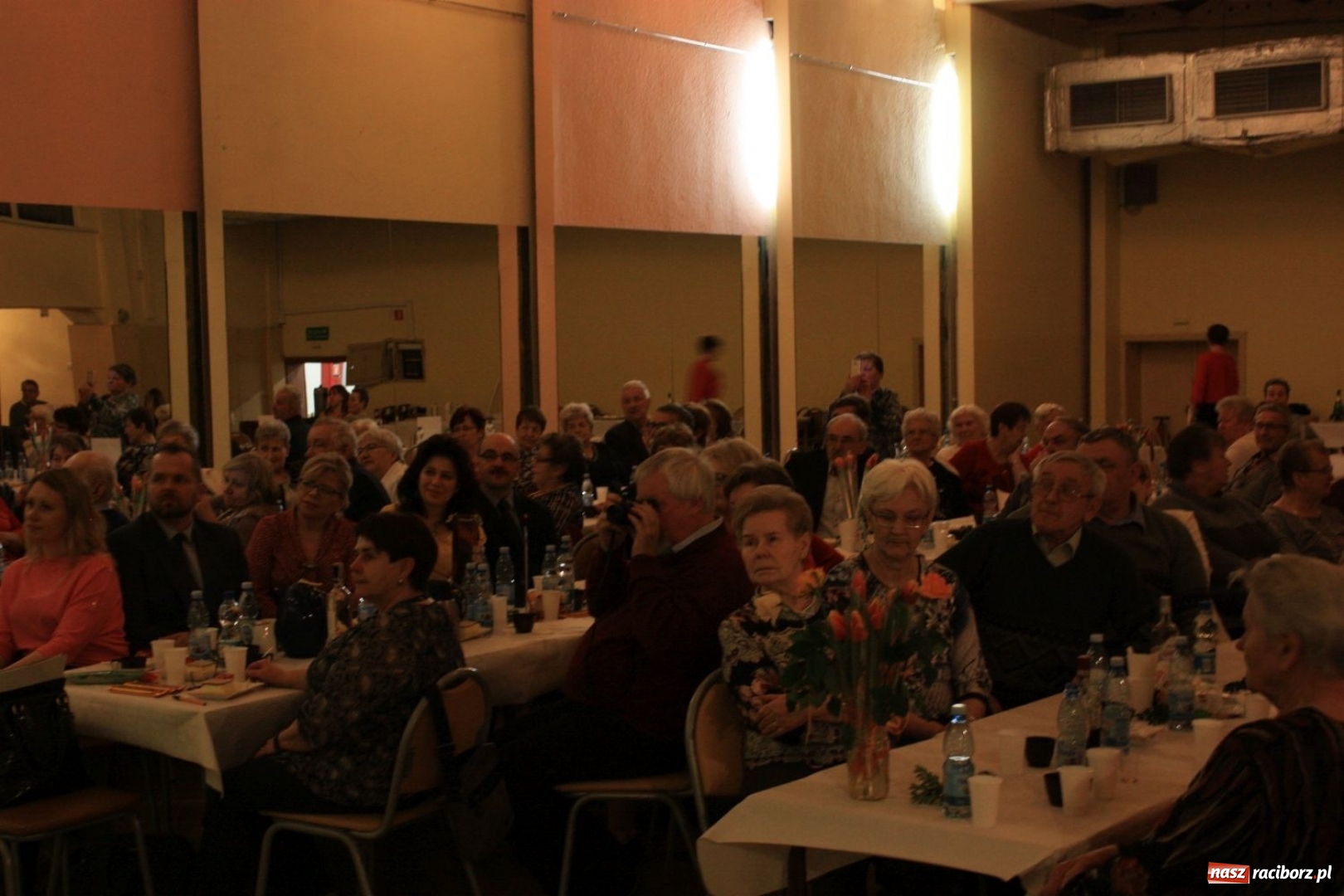 Zdjęcie w galerii na portalu naszraciborz.pl: Teatr Senioralne Forte na Dzień Kobiet w Krzanowicach wiadomości z regionu