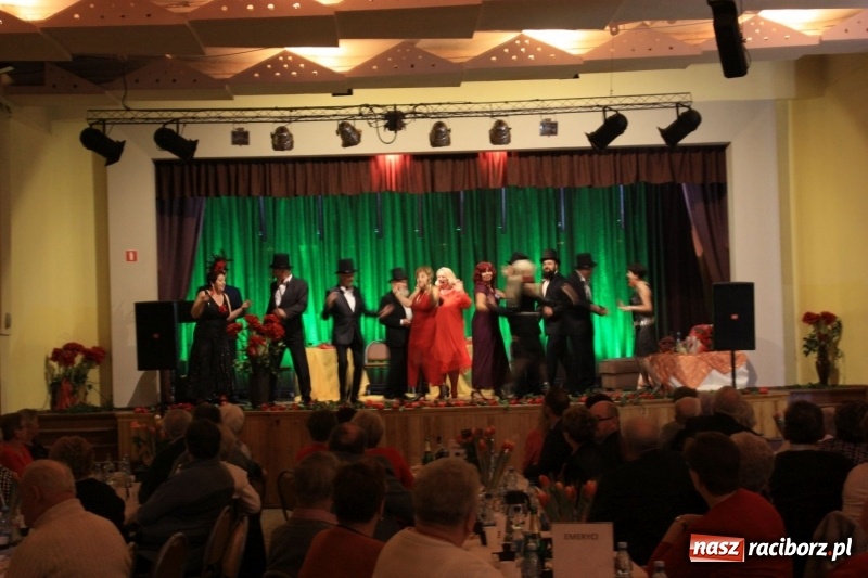 Zdjęcie w galerii na portalu naszraciborz.pl: Teatr Senioralne Forte na Dzień Kobiet w Krzanowicach wiadomości z regionu