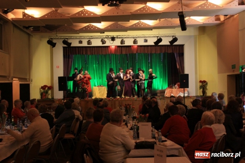 Zdjęcie w galerii na portalu naszraciborz.pl: Teatr Senioralne Forte na Dzień Kobiet w Krzanowicach wiadomości z regionu